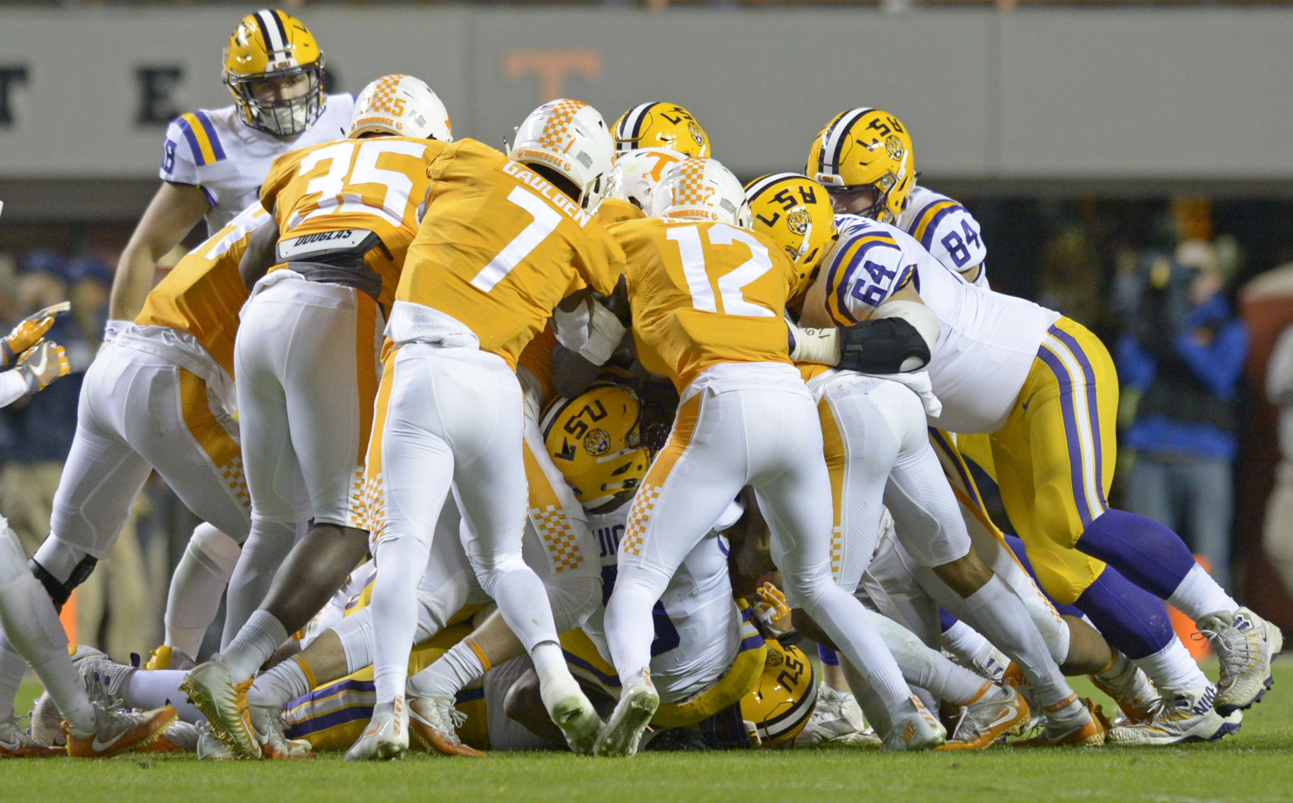 lsutenn.111917 HS 626.JPG